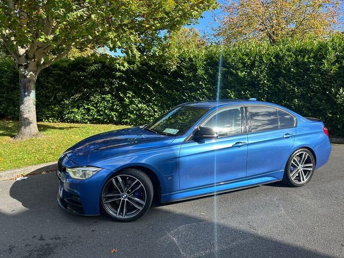 BMW 330e, plug in hybrid 2.0 petrol m sport