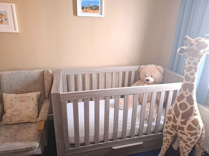 Mamas & Papas Franklin Cot Bed - Grey - Excellent