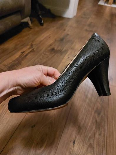 Clarks cushion-NEW- UK7