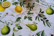 Round tablecloth.  143cm. 100% cotton
