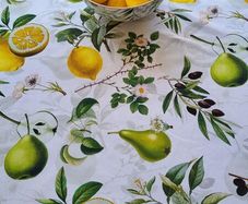 Round tablecloth.  143cm. 100% cotton