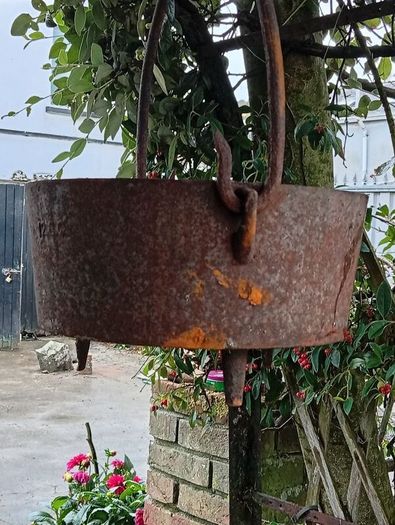 Cast Iron Pot