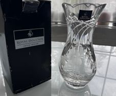 royal doulton vase