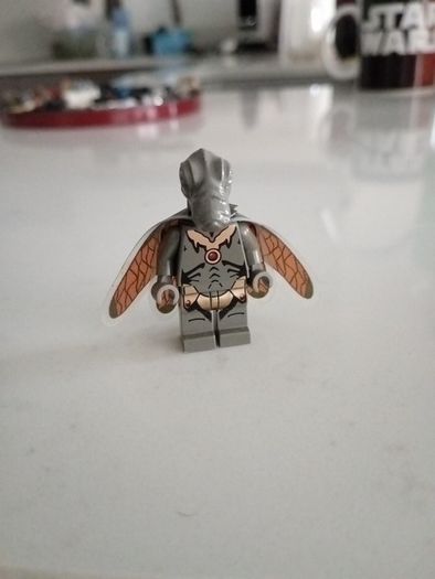 Lego star wars minifigures geonosian dark grey with wings sw0078