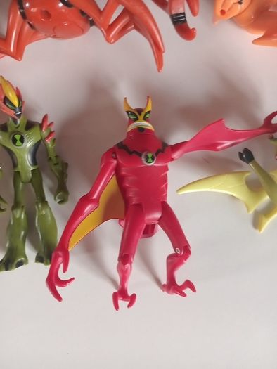 Ben 10 figures