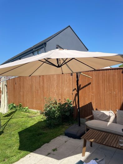 Parasol - base not included - needs new winder but works