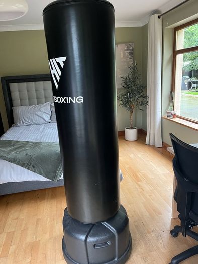 Free standing punch bag