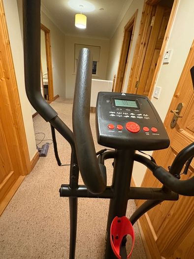 Reebok Jet100 Elliptical Trainer