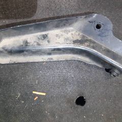 Bmw E60 E61 E63 5 Series 2003-10 Wind Screen Washer Bottle Container Top Bracket