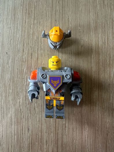 lego nexo knights Axl's tower carrier