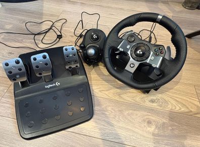 logitech G920 Xbox PC wheel pedals shifter