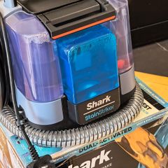 Shark StainStriker - Stain Remover