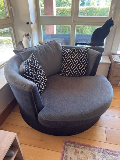 Cuddler Swivel