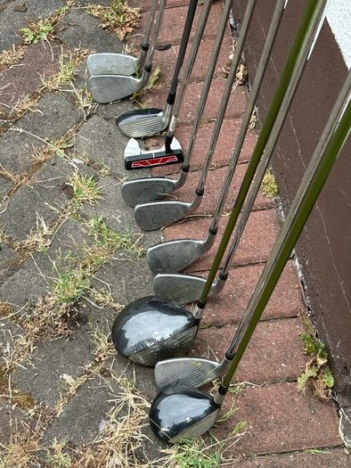 Titleist, Cobra & TaylorMade Golf Club Set with Callaway Golf Bag