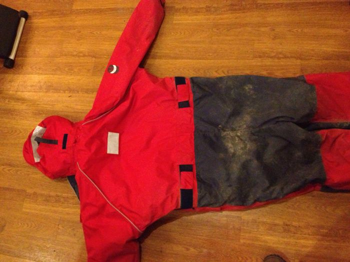 Sea survival suit