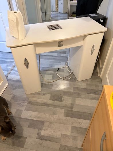 nail table