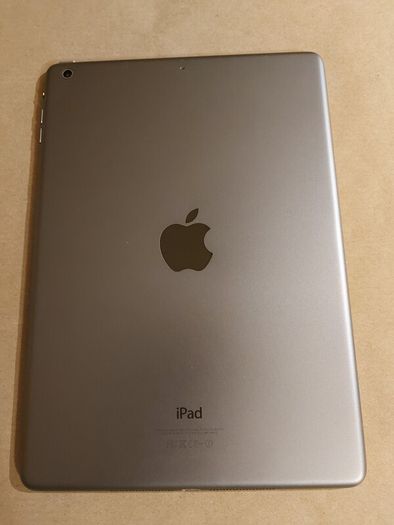 Bundle Of Apple Devices For Parts - Iphones - Ipad - Macbook