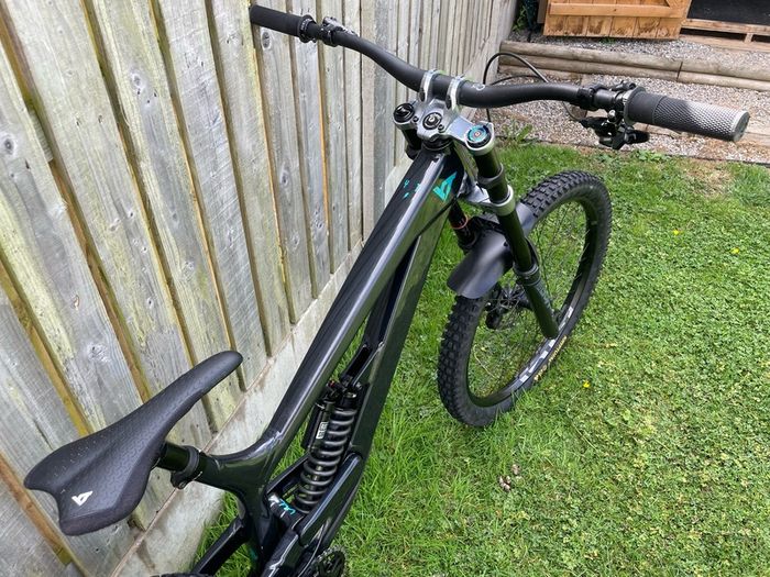 2023 Yt Tues Al 27.5 Xl Dh Bike
