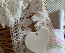 ShabbyChic Basket with beautiful Details