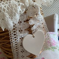 ShabbyChic Basket with beautiful Details