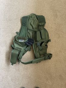 airsoft vest and gloves