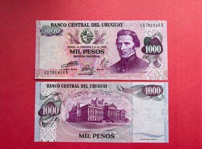 Uruguay 1000 Pesos. 1974  Pick  52b   ( Uncirculated )
