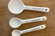 3 Measuring spoons