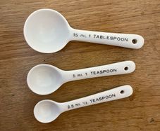 3 Measuring spoons
