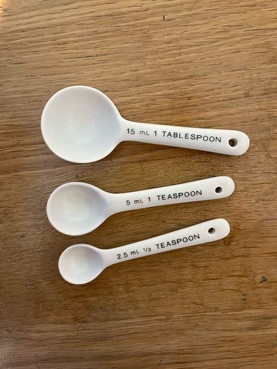 3 Measuring spoons