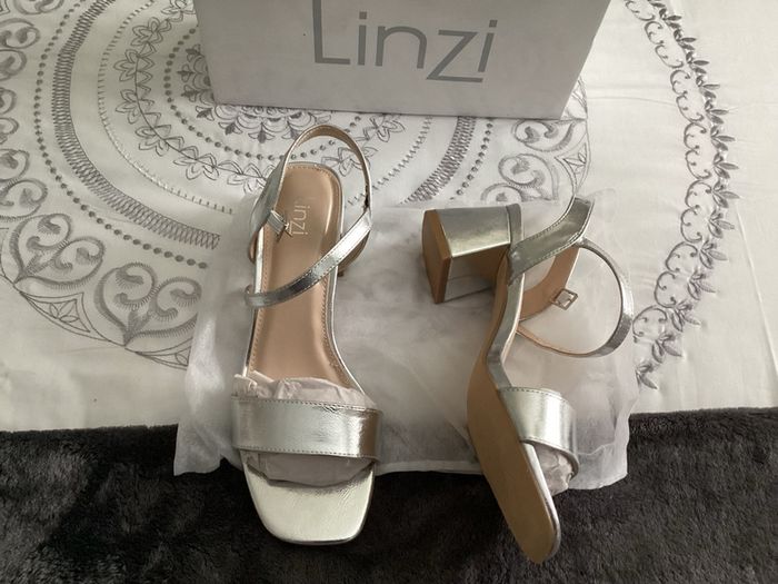 Silver sandles