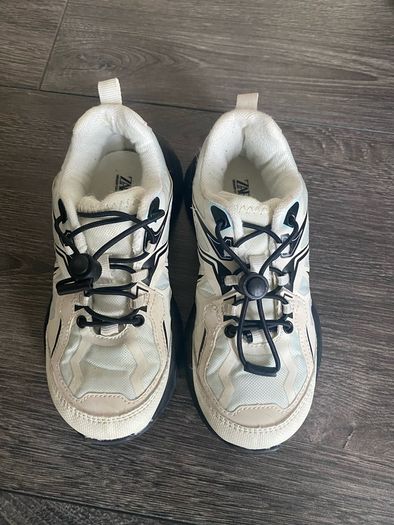 Zara Boys runners Size 28