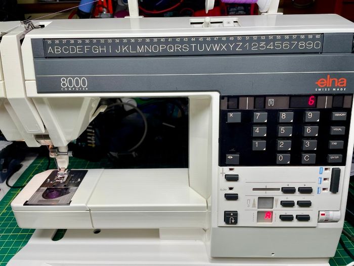 ELNA Diva 8000 Sewing machine - Serviced - Excellent condition - Swiss manufactured quality machine