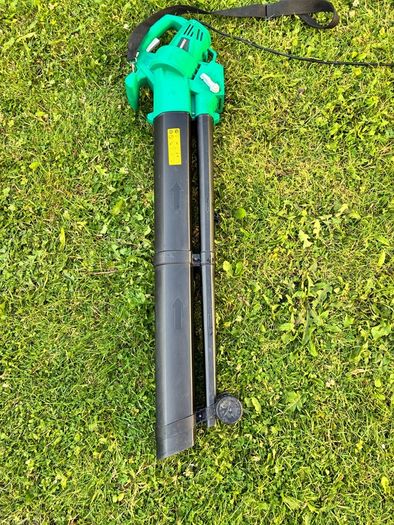 Ferrex Leaf Blower (Vacuum also but bag is damaged)