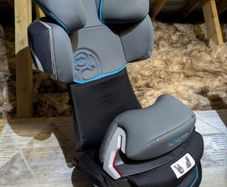 2/3 car seat with a base