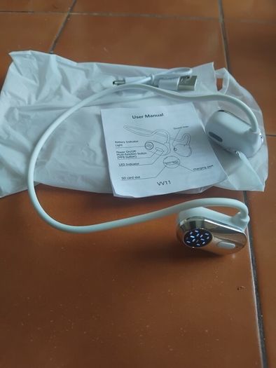 new bluetooth earphones never fall off.