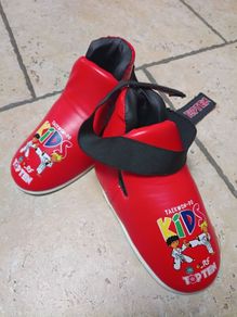 Taekwondo Set Dobok, Helmet & Protective Gear