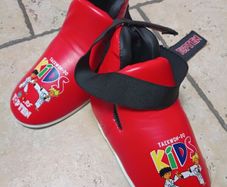 Taekwondo Set Dobok, Helmet & Protective Gear