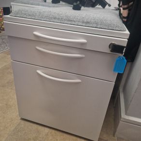 Tree Chest of drawers