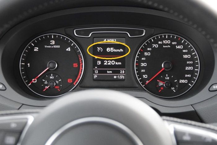 Audi Q3 cruise control (2011-2018)