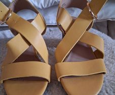 Ladies sandles