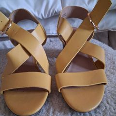 Ladies sandles