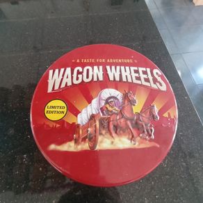 Wagon wheel biscuit tin
