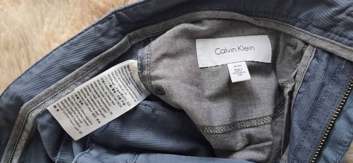 Calvin Klein chinos - 100% cotton size 31"W 30"L