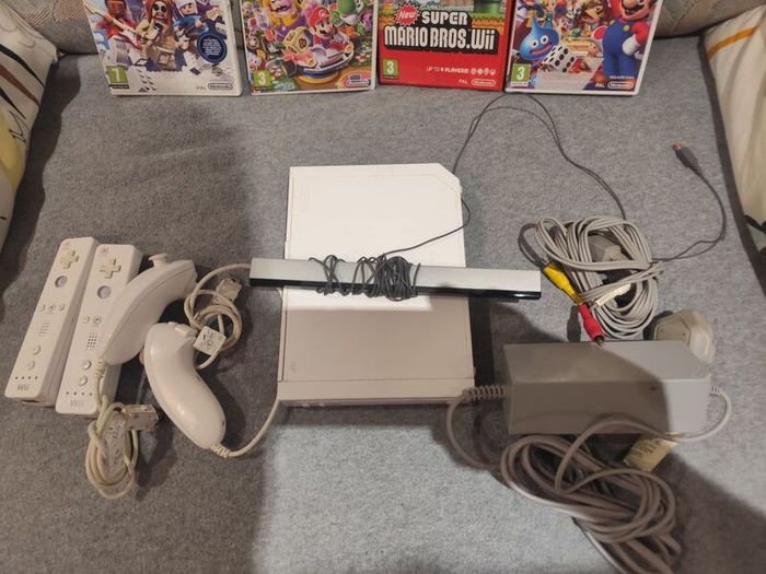 Wii with Mario Party 9, Boom Street, Mario Bros