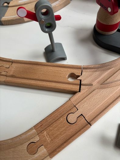 Brio Deluxe Train Railway Set with extra BRIO BT016 train