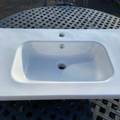 Ceramic sink