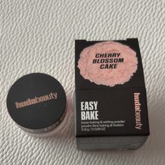 Huda Beauty Easy Bake loose baking & setting powder 0.8g cherry blossom cake