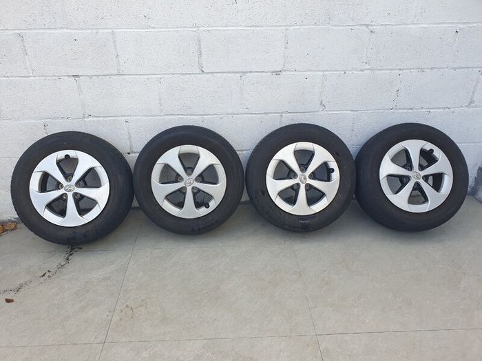Toyota prius Tyres