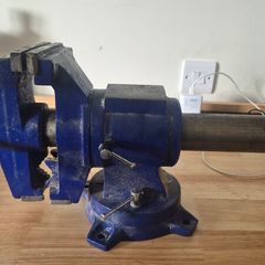 big 2 sides vise  for sale