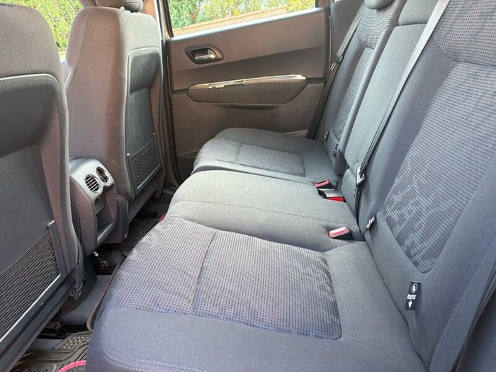Selling Peugeot 3008